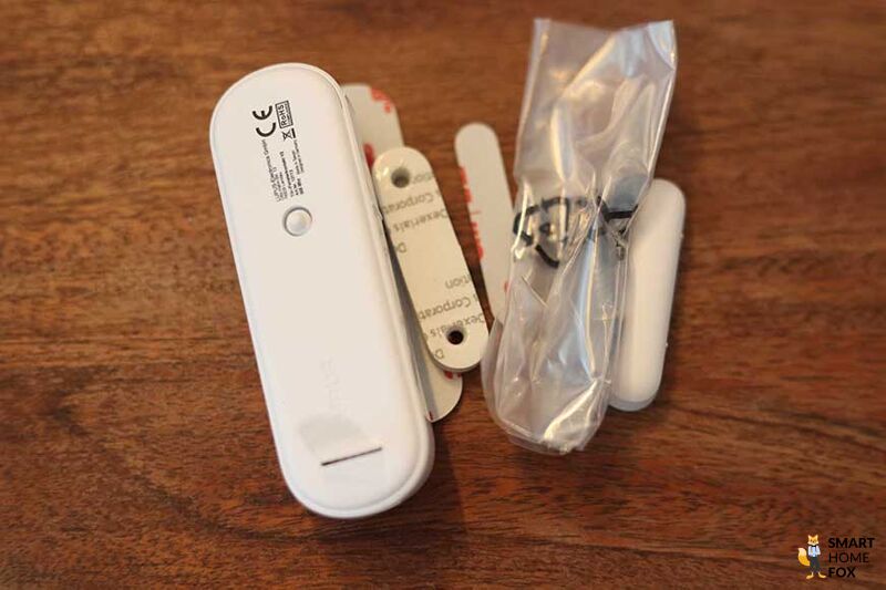 Lupus Electronics Schrauben und Klebepads in Weiß